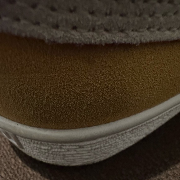 Used Puma sneakers. Men’s size 9. Suede upper. Mustard yellow and white color. - Picture 4 of 5